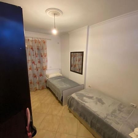 Chlo Apartment 3 Tirana Exterior photo