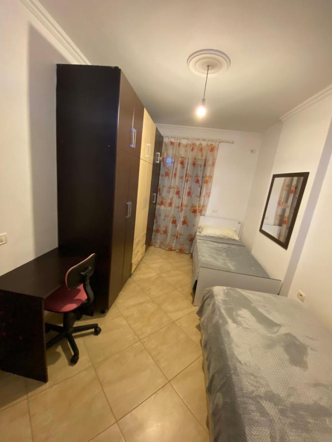 Chlo Apartment 3 Tirana Exterior photo
